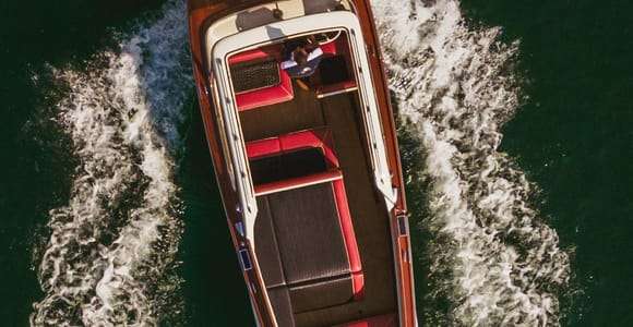 Como: Gemeinsame 1-stündige Tour mit einem Holzboot