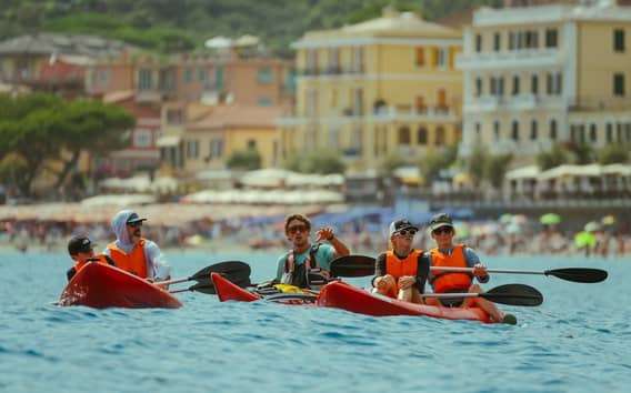 Z Monterossa do Vernazzy: Prohlídka Cinque Terre s průvodcem na kajaku