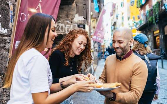 Tour gastronómico por Nápoles: comida callejera y limoncello