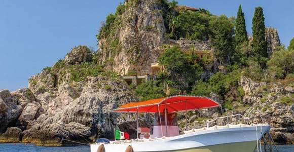Naxos: Isola Bella, Grotta Azzurra e Tour in barca della Baia di Mazzarò