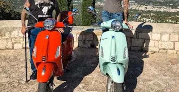 Puglia Vespa Tour: visita Polignano a Mare, Conversano y Monopoli