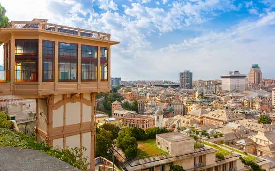 Genua: Geführte Panoramatour mit Standseilbahn und Snack