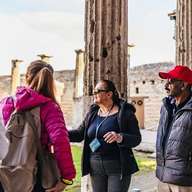 Pompeii vanuit Napels: archeoloog, voorrang en cameeatelier