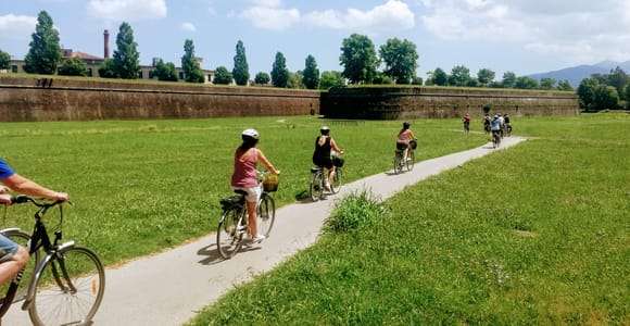 De Lucques à Pise : Visite autoguidée en vélo