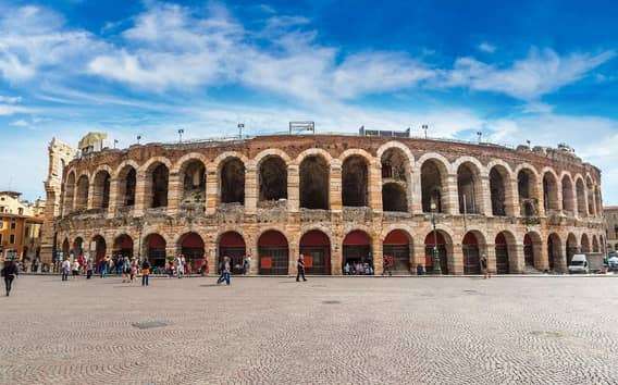 Tour a pie por Verona con Arena y teleférico