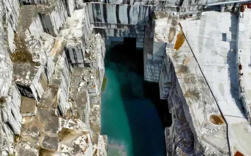 4x4 Marble Quarry Tour to Cava Valsora Bio-Lake, Carrara
