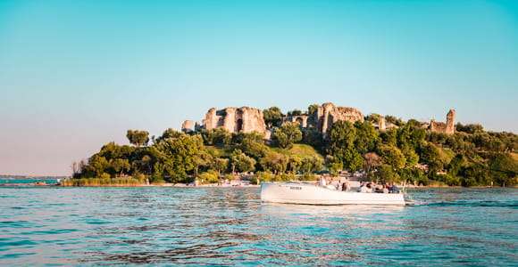 Desenzano del Garda: Sunset Boat Trip at Sunset with Drink