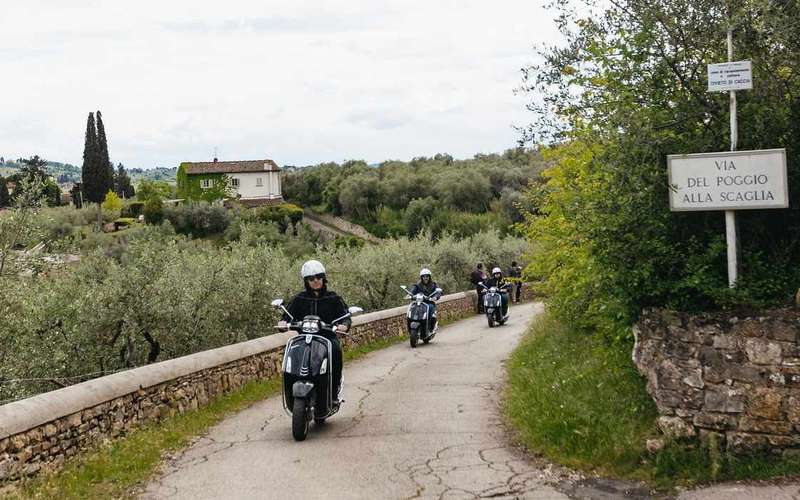 Firenzéből: vespás túra a toszkán vidéken kóstolókkal