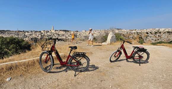 Matera: Passeio de Ebike por Matera e degustação de pão e óleo EVO