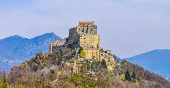 Från Turin: Halvdagsutflykt till medeltida Sacra di San Michele