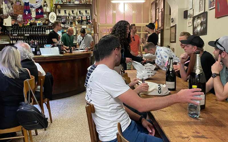 Bolognai gyalogos ételtúra mortadellával és gelatóval