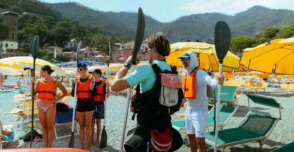 Von Monterosso nach Vernazza: Geführte Cinque Terre Kajaktour