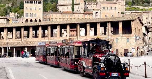 Gubbio : visite panoramique en train avec audioguide