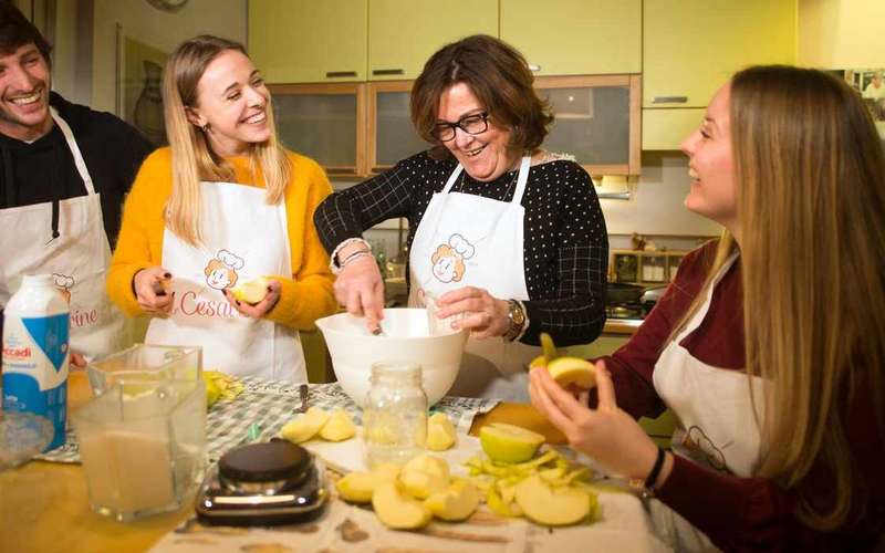 Bologna: tésztakészítő és tiramisu-főzőtanfolyam egy helyi otthonában