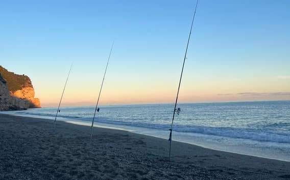Surfcasting v Ligurii s průvodcem a vybavením