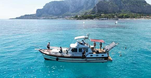 Paseo en barco por Palermo