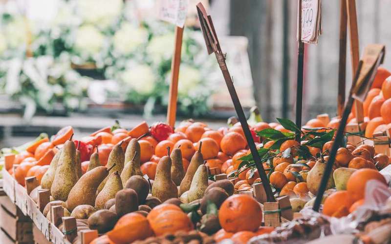 Spoleto: Market Tour and Meal at a Local's Home