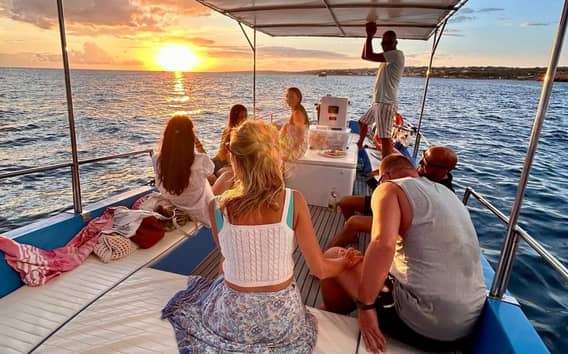Santa Maria di Leuca: 3-Hour Boat Tour with Aperitif and Swimming Stops