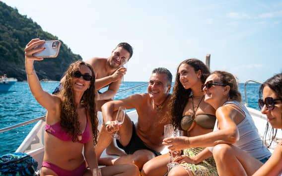 Riomaggiore: Prohlídka Cinque Terre s průvodcem na lodi