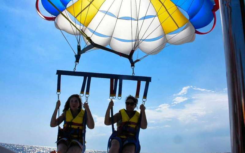 Salento: Panoramic Parasailing from the Sea (15 Minutes)