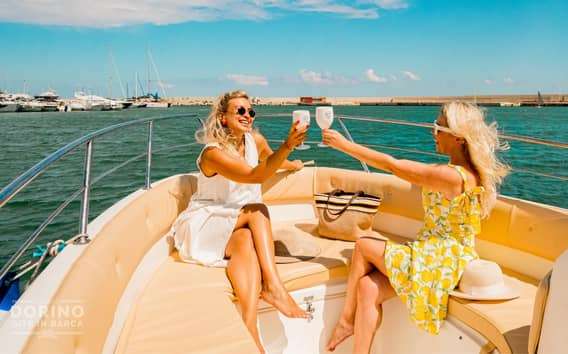 Bootsfahrt auf der Dorino: Polignano a Mare, Grotten und Bad
