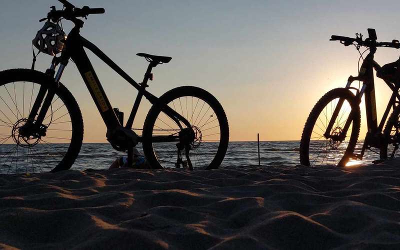 Pisa: önállóan bejárható e-bike túra a tengerig