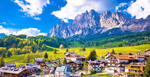 Desde Venecia: Excursión de un día a los Dolomitas, el lago Misurina y Cortina