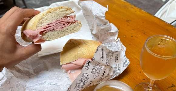 Bologna: Foodtour und Highlights zu Fuß mit einem lokalen Guide