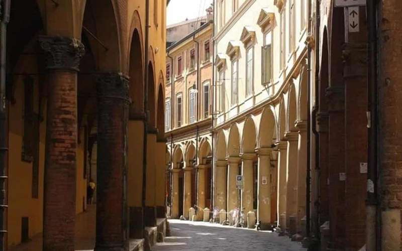 Bologna: sétatúra a történelmi belvárosban