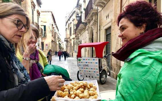 Lecce: Prohlídka s průvodcem a ochutnávka pouličního jídla rikšou