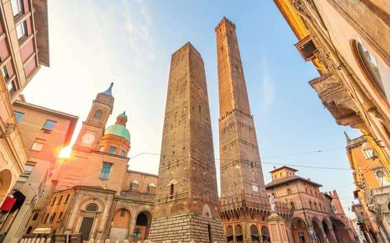 Führung in Bologna in kleiner Gruppe: Due Torri, San Petronio