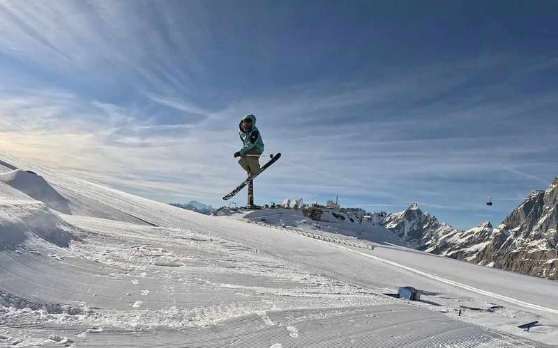 Síbérlet és snowboard-kölcsönzés Champolucban, a felvonóknál