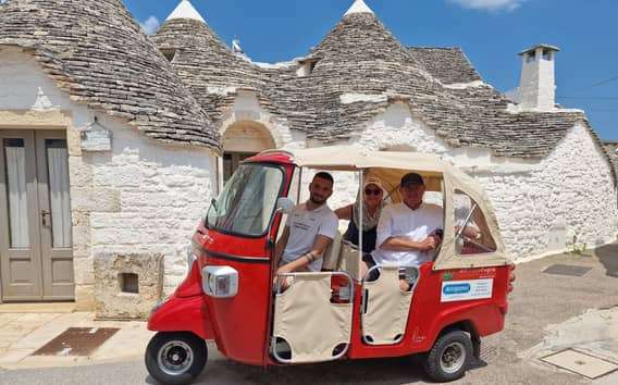 Alberobello: Private Tuk Tuk Tour with Audio Guide