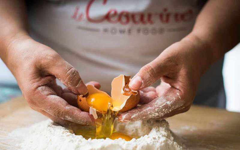 Bologna: Tésztakészítő és tiramisu-főzőkurzus egy helyi otthonában