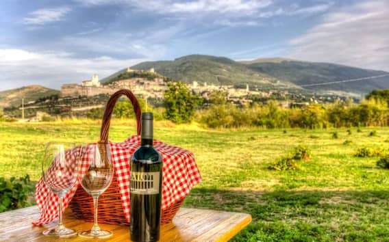Weinverkostung mit Picknick in Assisi, fünf Weine