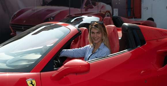 Maranello: inträde till Ferrari-museet & provkörning av Ferrari i 10, 15 eller 30 min