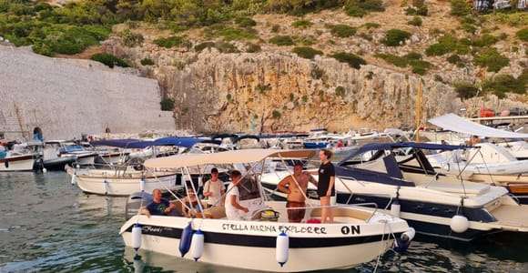 Otranto: Passeio de barco com snorkeling e degustação de comida local