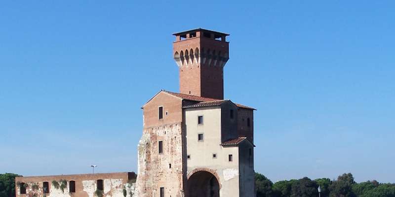 Pisa falai és kapui