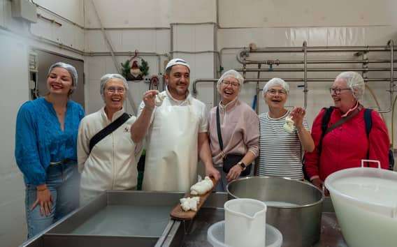 Desde Bari: experiencia con queso Burrata en una granja lechera local