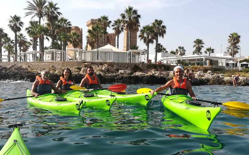 Kayak a Gallipoli: Montagna Spaccata e Quattro Colonne