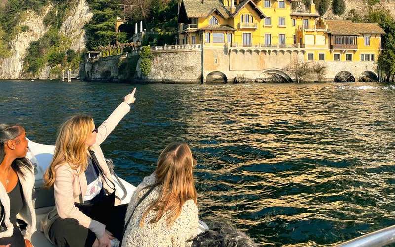 Lake Como: Shared Small Group Tour with Aperitif and Snacks