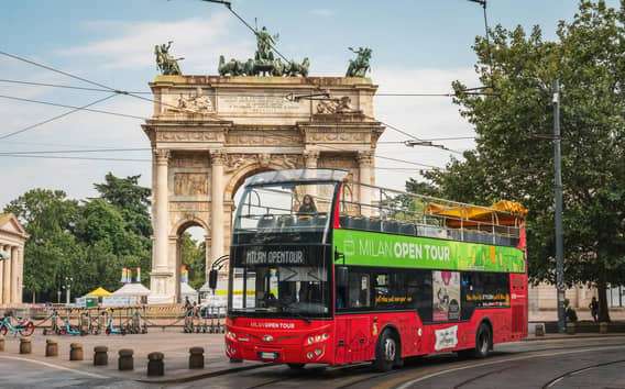 Milaan: Hop-On Hop-Off Bus Ticket voor 24, 48, 72 uur