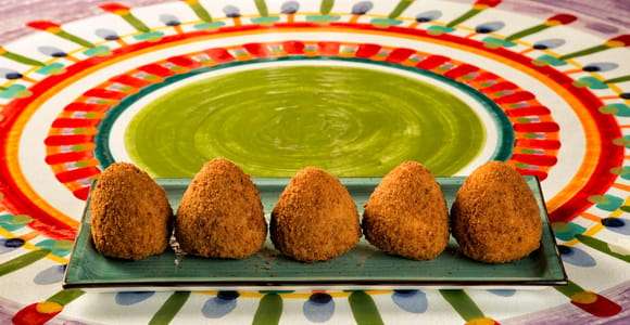 Taormina: Aula de preparação de arancino com bebidas