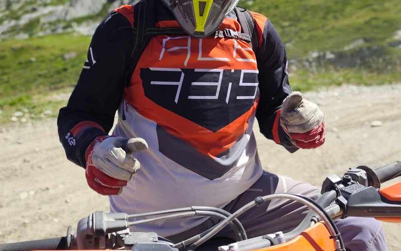 Oltrepò: Noleggio moto da enduro e guida per tour fuori strada