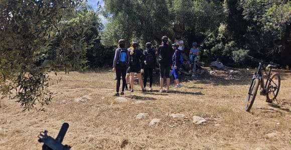 Ostuni: Hundraåriga olivträd och underjordisk oljekvarn på cykel