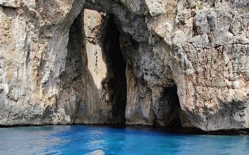 EXCURSION VISIT TO THE SANTA MARIA DI LEUCA CAVES