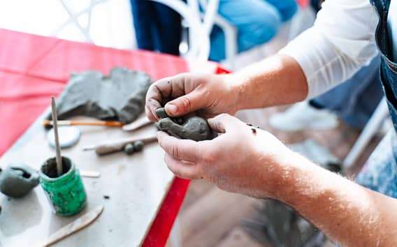 Matera: handgemaakte kleivogelworkshop