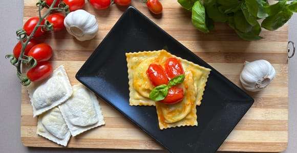 Cortona: Tagliatelle, Ravioli, and Tiramisu Cooking Class