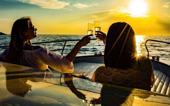 La Spezia: Západ slunce na lodi s aperitivem a občerstvením