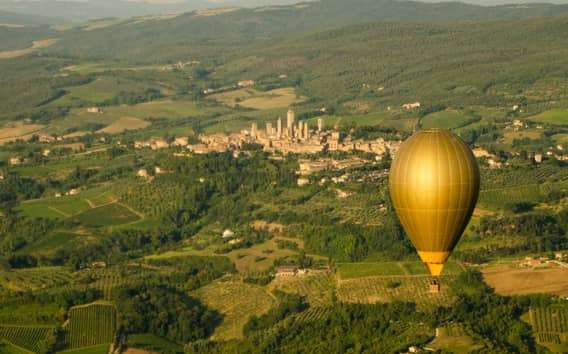 Vuelo en globo sobre la Toscana con desayuno y brindis